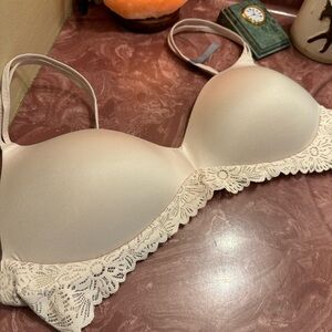 Aerie Cream Lace Wireless Accent Bra